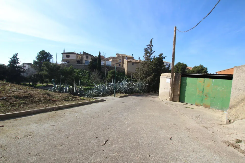 VENTA DE SOLAR URBANO- EN ESQUINA -