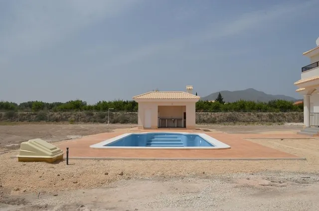 VILLAS DE OBRA NUEVA EN PINOSO — 4