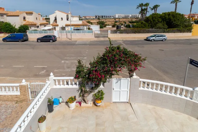 ADOSADO DE 2 DORMITORIOS 2 BAÑOS EN LA REGIA ( ORIHUELA COSTA ) — 35
