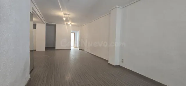 Local comercial en venta en pleno centro de Lliria - foto 4