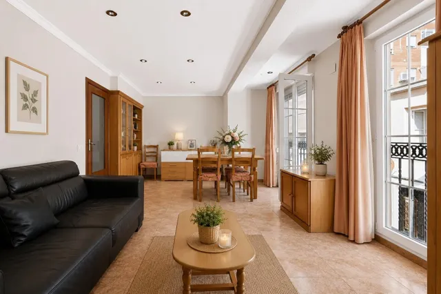 CASA PAREADA CON DOS VIVIENDAS, GARAJE Y TRASTERO CON UNA GR - foto 4