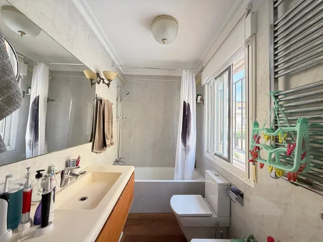 VILLA EN CAMPOAMOR "LOMAS DE DON JUAN" DE 4 DORM. 2 BAÑOS. CON SUPERFICIE DE 133 M2 Y PARCELA DE 74 M2. CON PISCINA. — 46