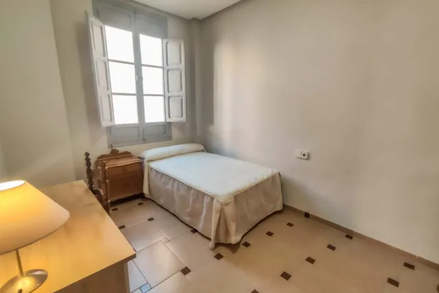 ALQUILER  habitaciones ESTUDIANTES CENTRO — 23