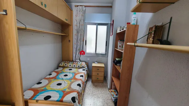 Se vende piso de 4 habitaciones en Tortosa, Sant Llatzer. — 16