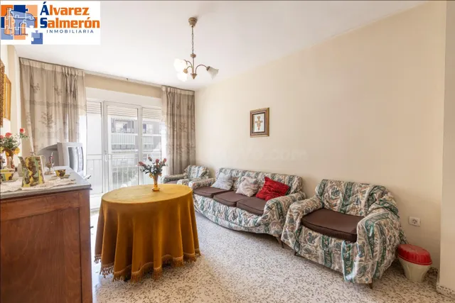 Piso con terraza y gran potencial junto a Camino de Ronda — 3