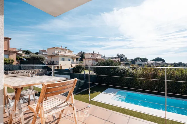Chalet con piscina y 6 habitaciones en Can Regasol — 39