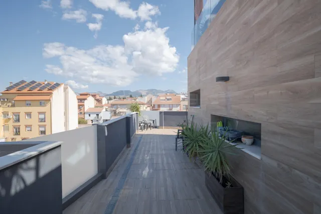 Ático dúplex con piscina en Maracena — 50