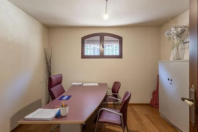 INCREÍBLE CHALET INDEPENDIENTE EN ZONA PRIVILEGIADA — 29