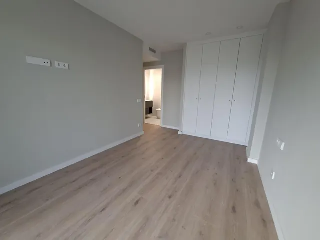 SE ALQUILA PISO DE OBRA NUEVA TODO EXTERIOR CON UNA TERRAZA DE  40 METROS EN LA ZONA DEL CANAL DE BADALONA — 8