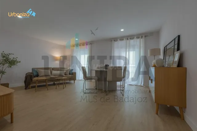 PISO TOTALMENTE REFORMADO EN EL CASCO ANTIGUO, JUNTO A PUERT - foto 3