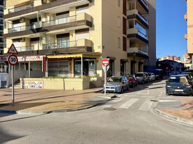 Local comercial 160m² en venta - Centro — 2