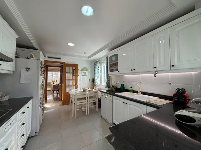 Chalet adosado esquinero con jardín privado, terrazas y garaje doble en La Patacona — 16