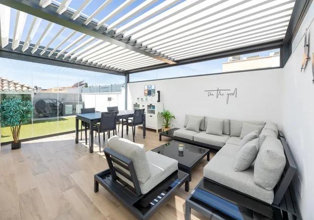 ÁTICO CON PERGOLA BIOCLIMATICA JUNTO AL METRO