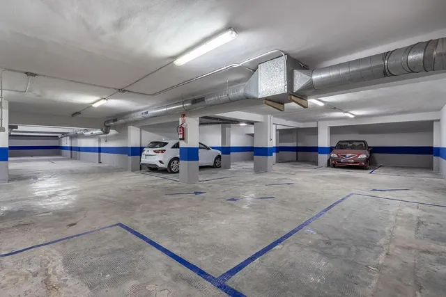 PARKING DE 30 PLAZAS EN PLENO CENTRO DE GRANADA — 7
