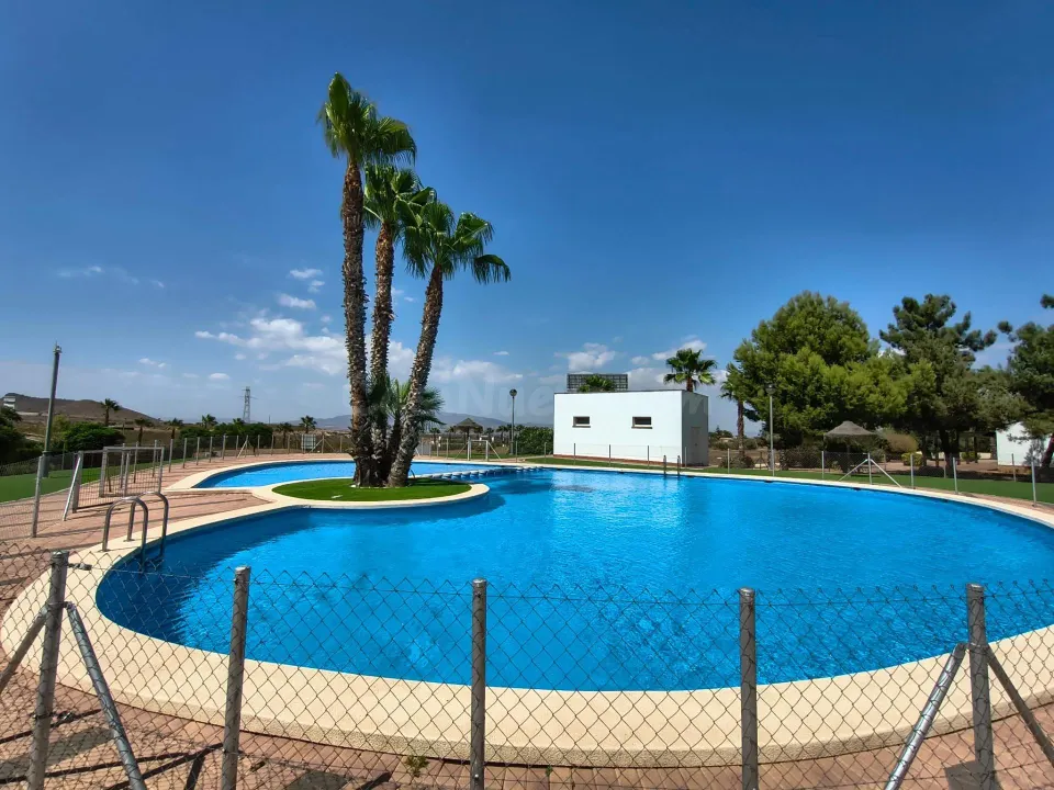 CHALET INDIVIDUAL CON AMPLIA PARCELA Y TERRAZA