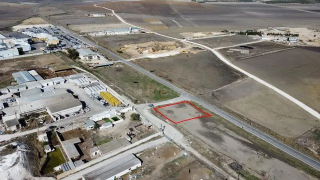 PERFECTA INVERSION como huerto solar- Parcela de 1027m2 apro - foto 3
