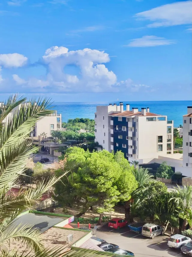 PISO EN VILLAJOYOSA ZONA PARAÍSO: GRAN ESPACIO, LUMINOSIDAD  - foto 3