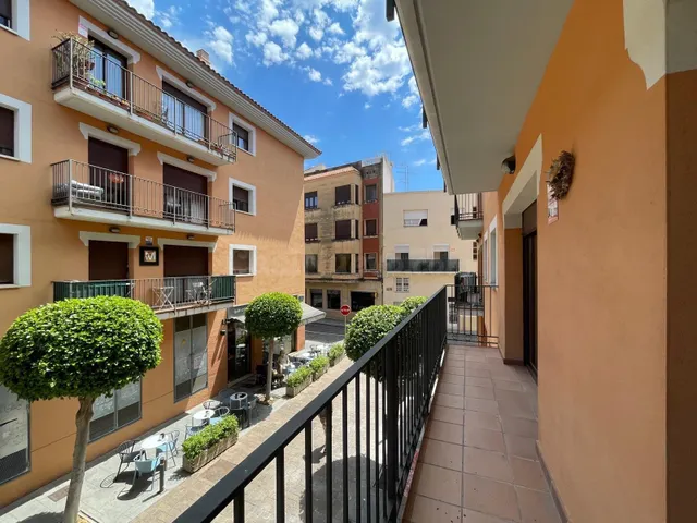 PISO EN CAMBRILS (ZONA PUEBLO). ( situación OCUPACIONAL ESPE