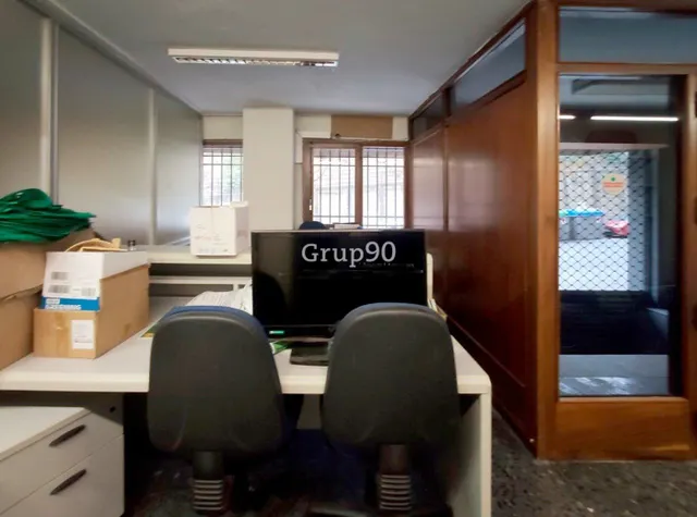 3 LOCALES COMERCIALES EN  ZONA INSTITUT — 48