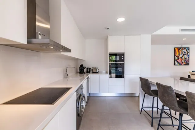 se vende una villa de 3 dormitorios y 3 baños en distancia de 250 metros hasta la playa Huguiericas en la Torre de la Horadada — 9