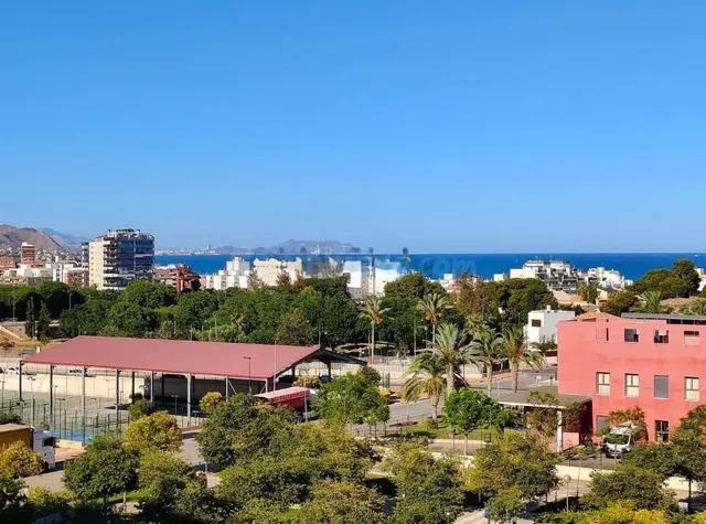 ALQUILER DE EXCELENTE VIVIENDA A ESTRENAR!! CON VISTAS AL MA - foto 5