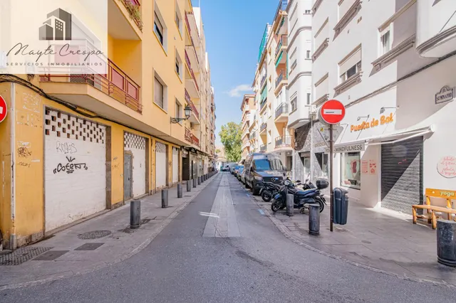 Local en pleno centro de Granada — 23