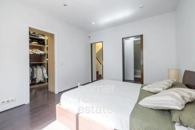 Chalet adosado en venta en Calle de Sant Josep — 34