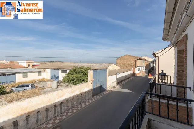 Casa en esquina en venta en Las Gabias — 42