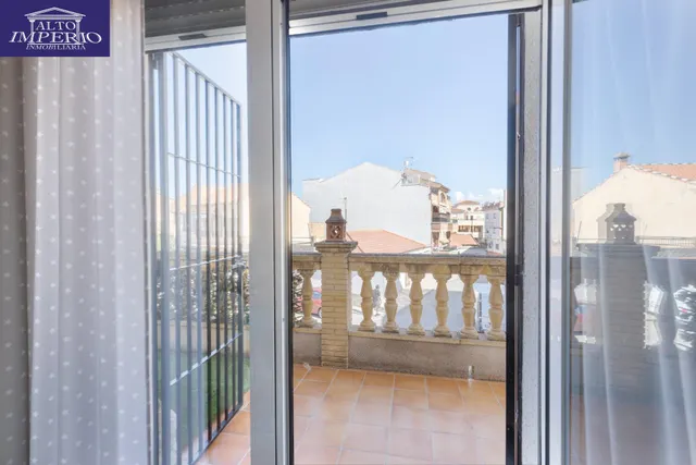 Casa en Armilla con terraza, patio y amplia cochera — 23