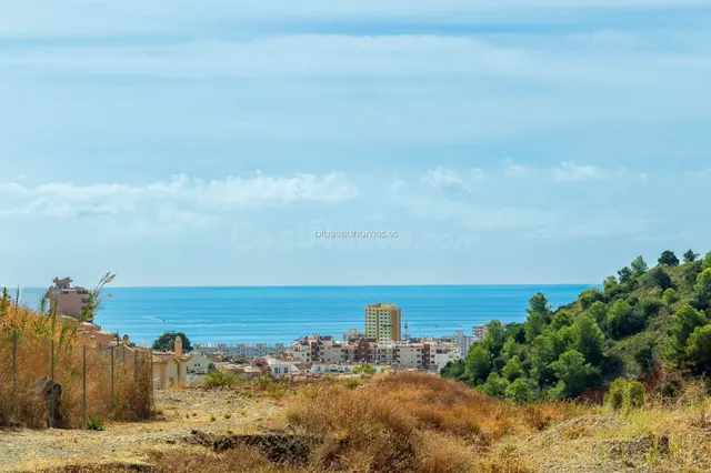 Venta de piso con dos dormitorios en Fuengirola, Málaga, Cos - foto 4
