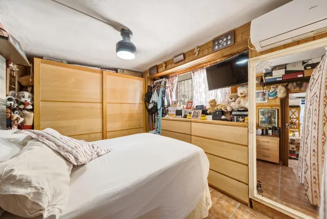 Casa con piscina y gran privacidad en parcela de 1.000 m2 — 38