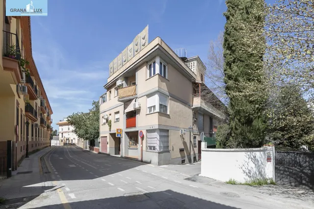DÚPLEX EN VENTA EN OGIJARES – AMPLITUD, COMODIDAD Y ESPACIOS - foto 4