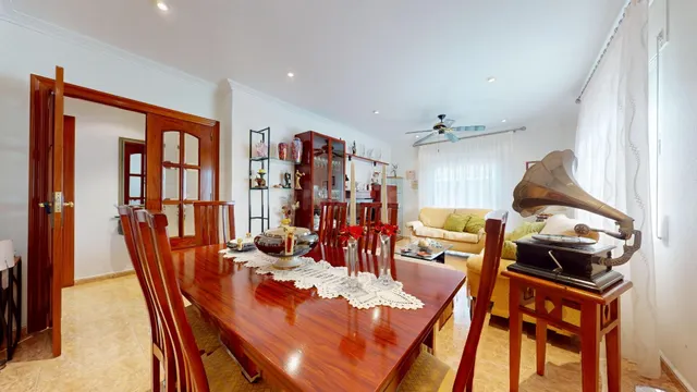 Amplio piso en 1a planta de 4 dormitorios de los que ya no s - foto 3