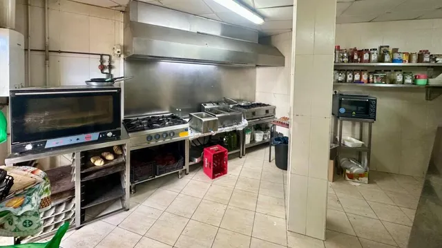 Traspaso de restaurante-cafeteria en pleno rendimiento — 14