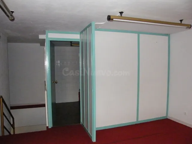 Local comercial en Torrelavega - foto 5