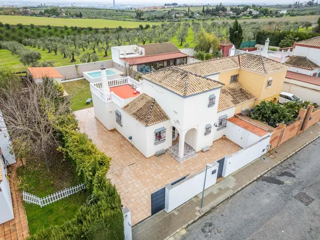 Vivir rodeado de calma, luz y naturaleza en Valencina de la Concepción — 2