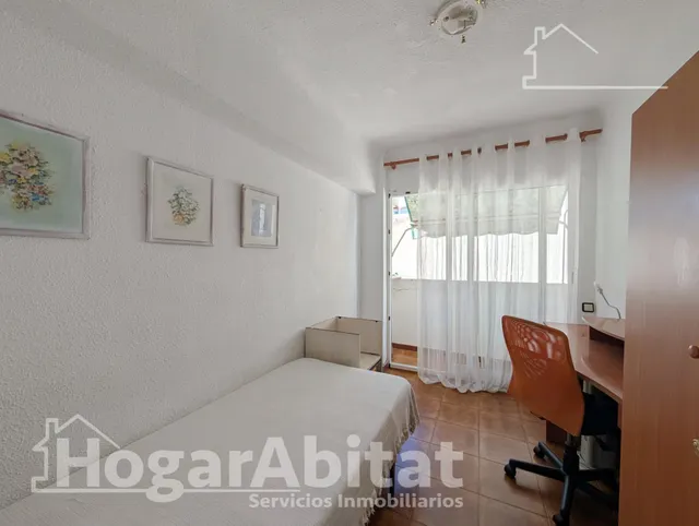 Luz natural y excelente ubicación en este piso exterior con balcón — 14