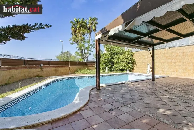 Espectacular casa esquinera en el aragai - Vilanova i la Geltrú — 38