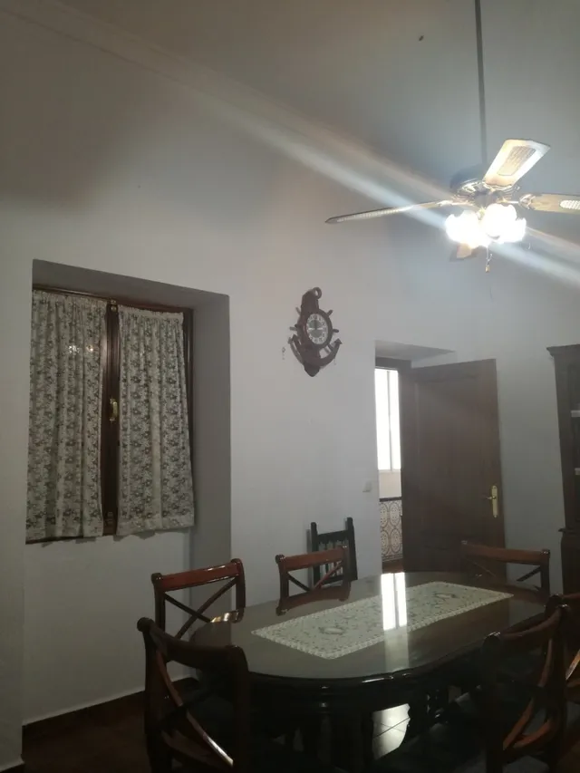CASA GRANDE EN EL CENTRO DE ARCOS. — 4