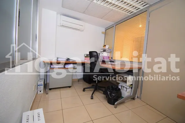 Despacho con varias oficinas en el centro — 11