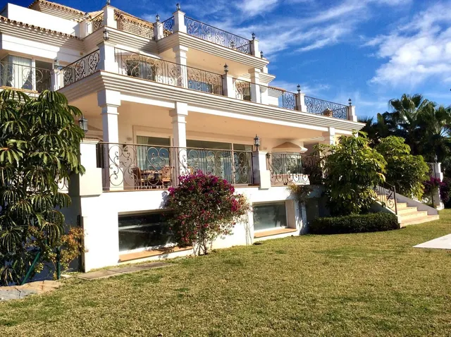 Chalet 7 habitaciones 924m² en venta - Costa del Sol - foto 2