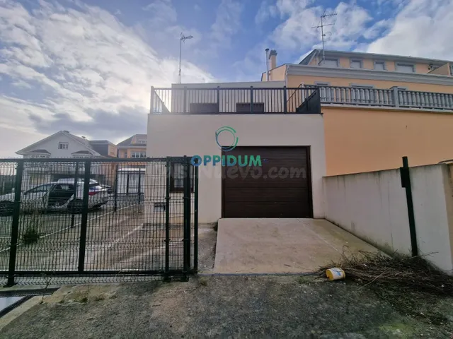 En venta vivienda unifamiliar ADOSADA en Barreiros, Lugo - foto 2