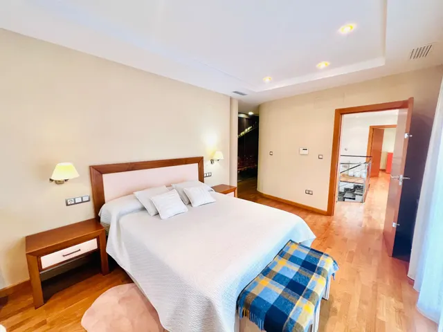 Chalet urbano con piscina en Elche, zona Torreta-Portalada. — 23
