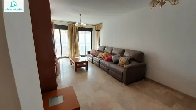 Espacioso piso en El Campello - foto 4
