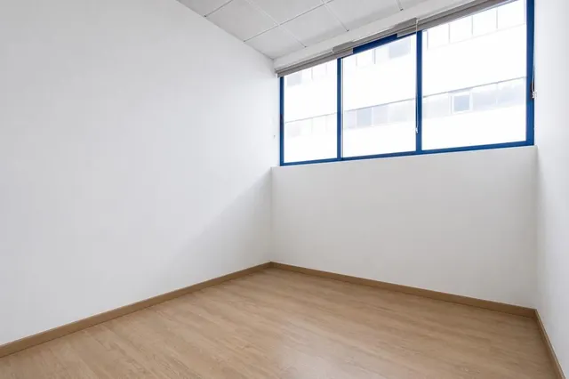 Oficina en venta en Avenida de la Albufera 323, Madrid — 14