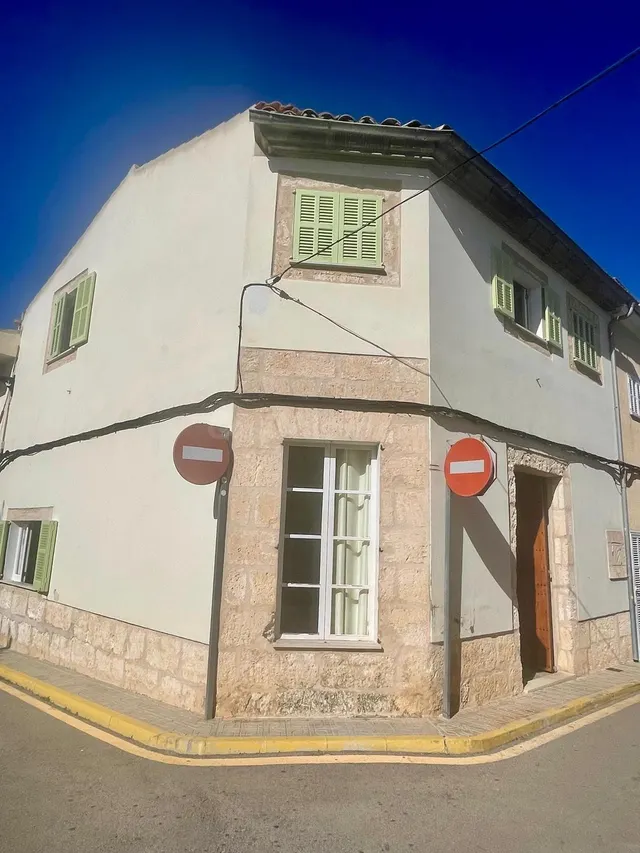 Exclusiva y luminosa planta baja de estilo mallorquín lista  - foto 3