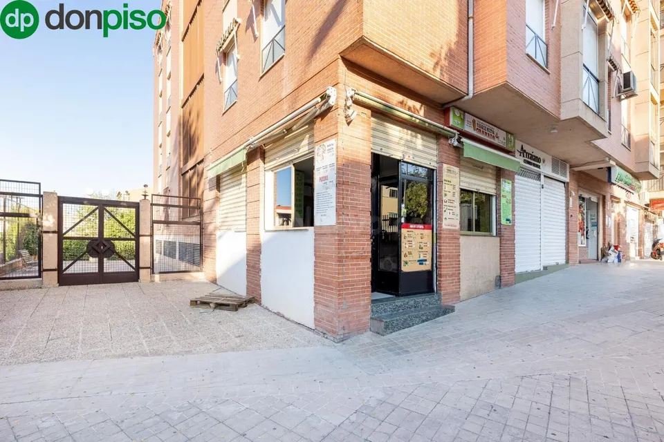 VENTA DE LOCAL EN URBANIZACION PARQUE NUEVA GRANADA (GRANADA)
