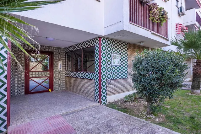 Piso reformado con espectaculares vistas de Sevilla, piscina y garaje doble en Mairena del Aljarafe — 23