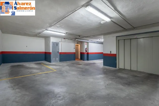 Ático dúplex junto Alhamar con 2 garajes y 2 trasteros — 27