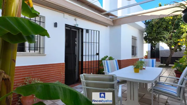 Chalet independiente de esquina con piscina y terraza con vistas al mar en El Rompido Cartaya, Huelva. — 33